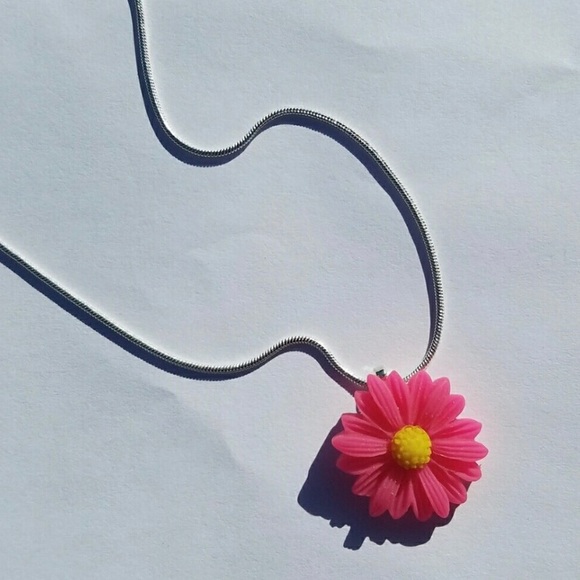 Fuchsia Pink Gerbera Daisy Snakeskin Chain Necklace - Picture 3 of 7